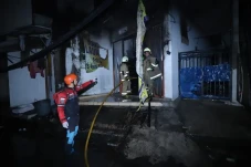 Api di Depo Pertamina...