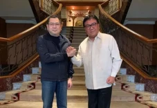 HT Berdiskusi dengan...