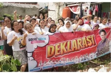 Emak-emak di Serang...