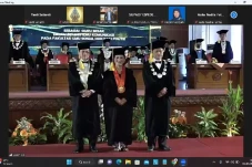 Sosok Puji Lestari,...