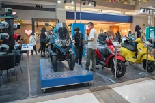 Update Harga Vespa Maret...