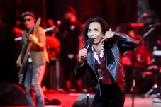 Sebarkan Virus Perdamaian,...