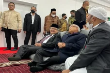 Dampingi Wapres Bertemu...