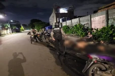 Konvoi Sambil Tenteng...