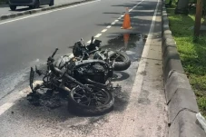 Motor Sport Gosong Terbakar...