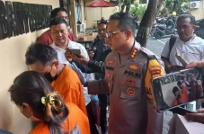 Buang Bayi Baru Lahir...