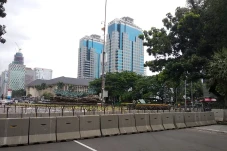 Ada Unjuk Rasa di MK,...