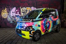 Keren, Mobil Listrik...