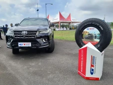 SUV Laris, Gajah Tunggal...