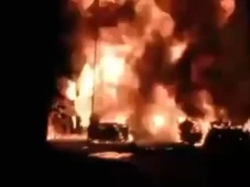 Tabrakan Maut Truk Tangki...