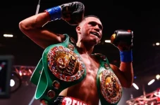 David Benavidez Bekuk...