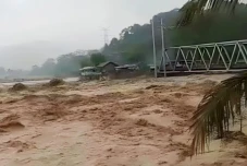 Air Sungai Meluap, Lahat...