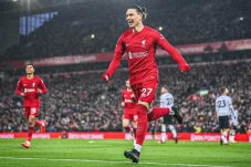 Liverpool Tetap Membumi...