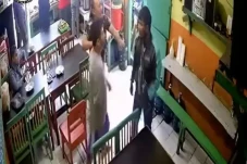 Gegara Pesanan Habis,...