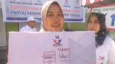 Pedagang Nasi Kuning...