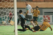 Hasil Liga 1 2022/2023:...