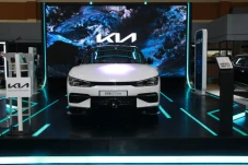 Penantian 6 Bulan, Mobil...