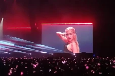 BLACKPINK Sukses Gemparkan...