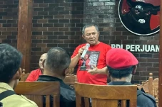 Penuh Haru, Mantan Kepala...