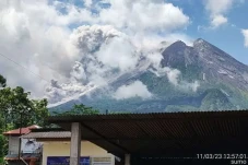 Gunung Merapi Erupsi,...
