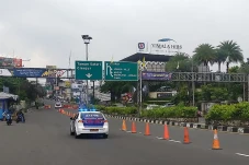 Siang Ini, Jalur Puncak...