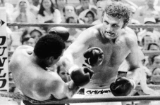 Nestapa Joe Bugner,...