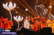 Buka Indonesian Idol,...