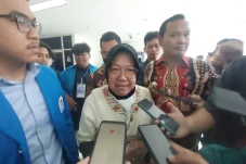 Risma Tepis Kabar Mantan...
