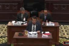 Anwar Usman Kembali...