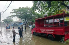 Sungai Meluap dan Tanggul...