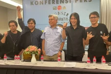 Konser Bersratus Digelar...