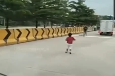Kejar Anjing Kesayangan,...
