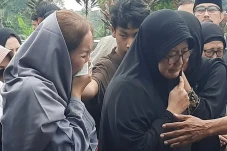 Tangis Keluarga Iringi...