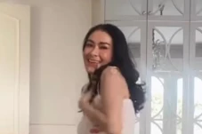 Iis Dahlia Bergoyang...
