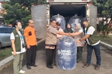 MNC Peduli Serahkan...