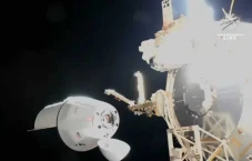 Kapal Kargo SpaceX Dragon...
