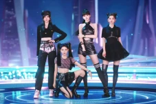 Mave, Girl Band Virtual...