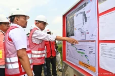 Tinjau Jalur KA Bogor-Sukabumi...