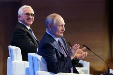 Putin Minta Miliarder...