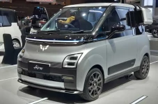 Mobil Listrik Disubsidi...