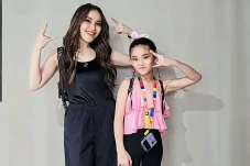 Ayu Ting Ting Beri Bilqis...
