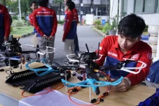 Ciptakan Robot Baru,...