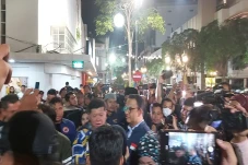 Warga Surabaya Antusias...