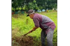 Gunakan Uang Tabungan...