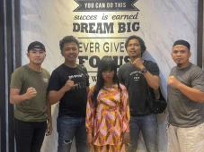 Wanita Muda Ini Terekam...