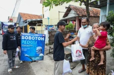 Tumbuhkan Rasa Sosial...