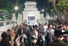 Jelang Ramadan, Peziarah...