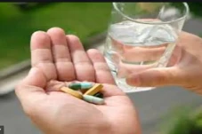 Hukum Memakai Obat Penunda...