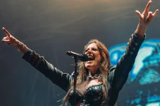 Vokalis Nightwish Floor...