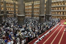 Salat Tarawih Malam...